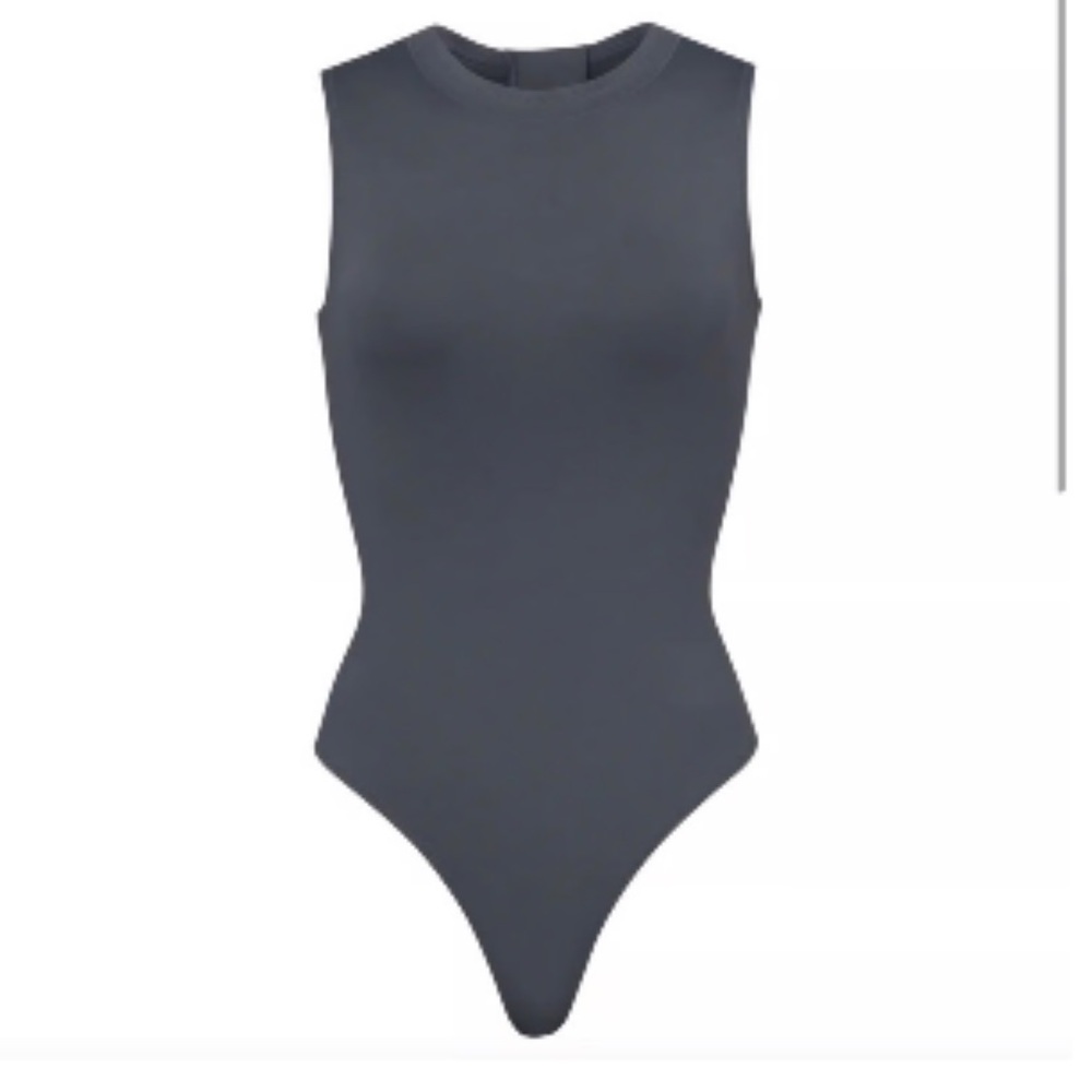 SKIMS SWIM SLEEVELESS ONE PIECE | GUNMETAL XXS